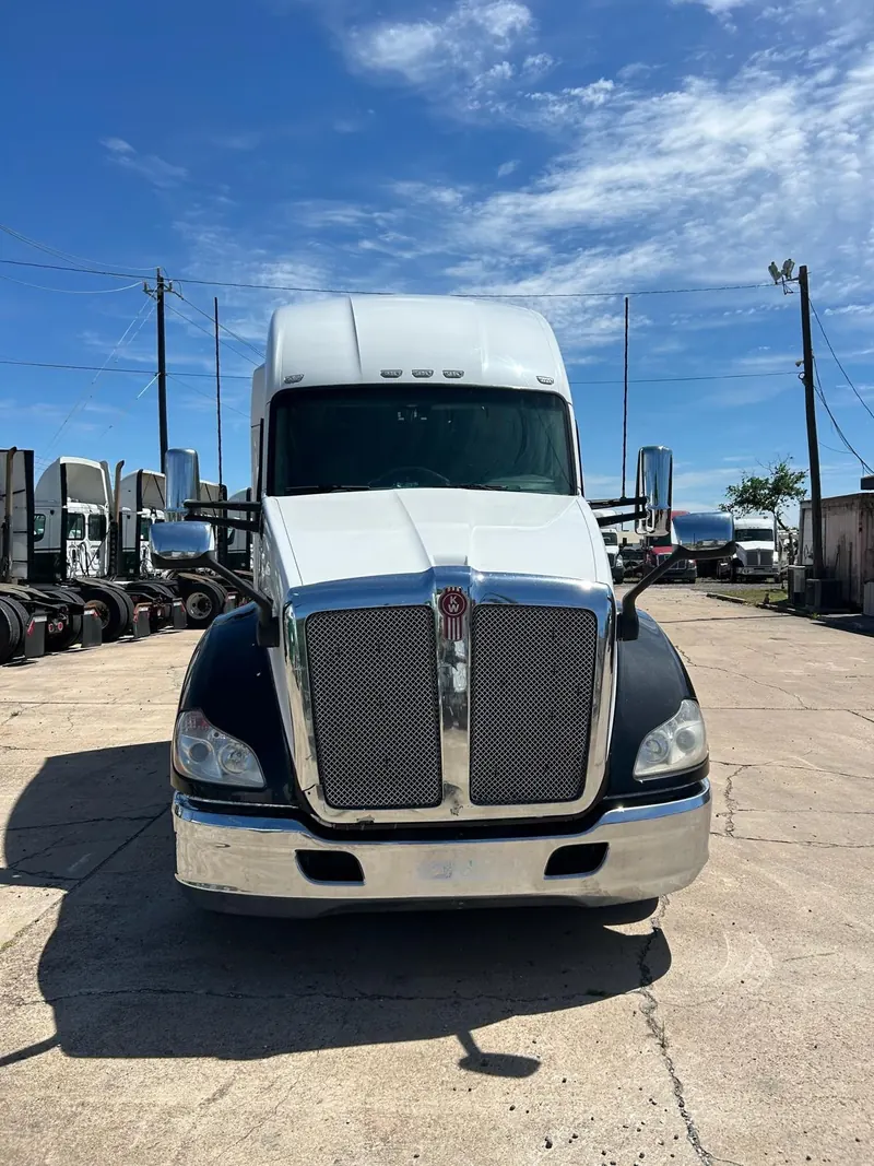 Kenworth T680 sleeper